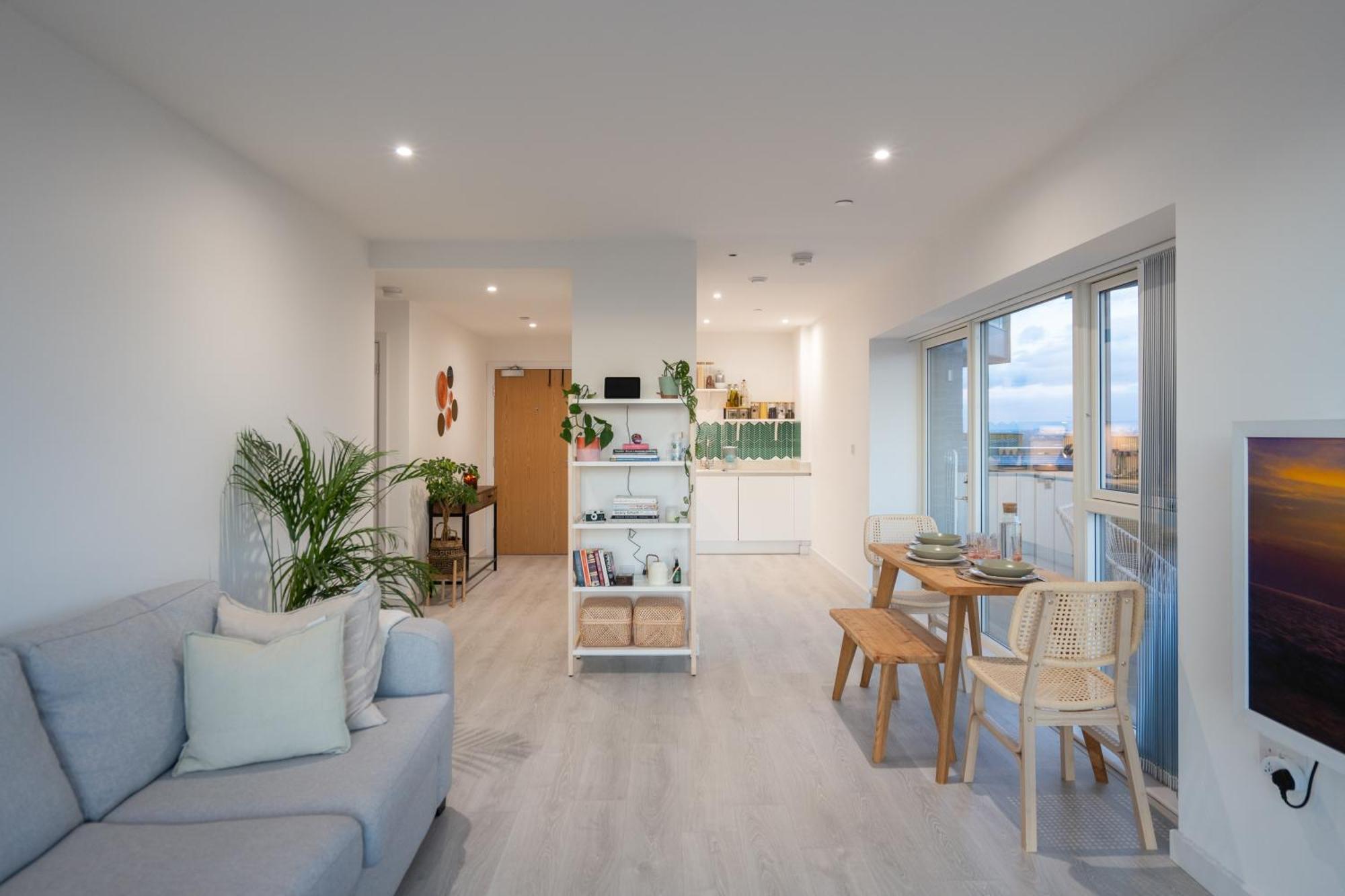 Sunset Retreat: Steps From Heathrow/Twickenham Appartement Hounslow Buitenkant foto